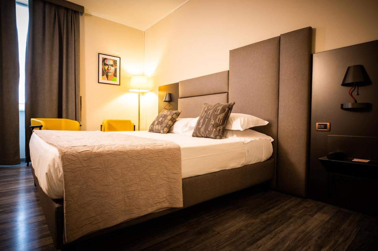 Hotel Palazzo Lovera Cuneo Buitenkant foto
