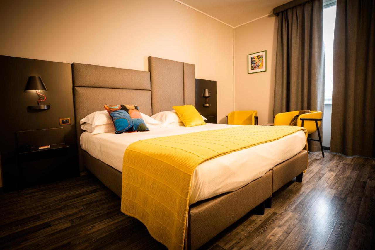 Hotel Palazzo Lovera Cuneo Buitenkant foto