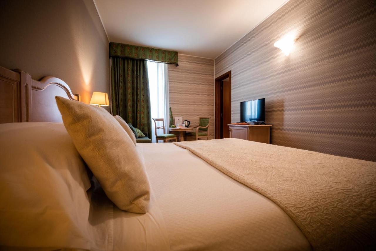 Hotel Palazzo Lovera Cuneo Buitenkant foto