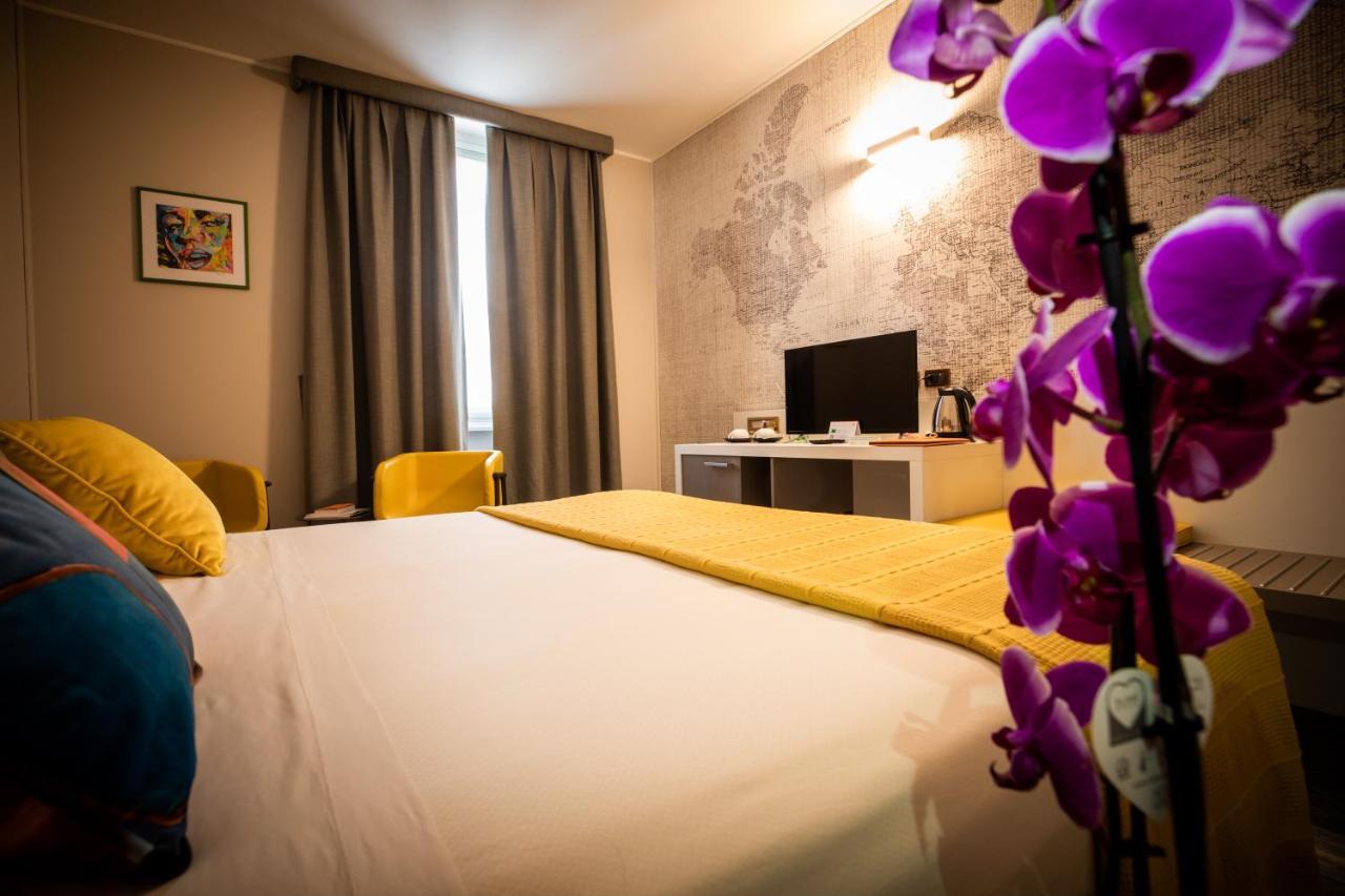 Hotel Palazzo Lovera Cuneo Buitenkant foto