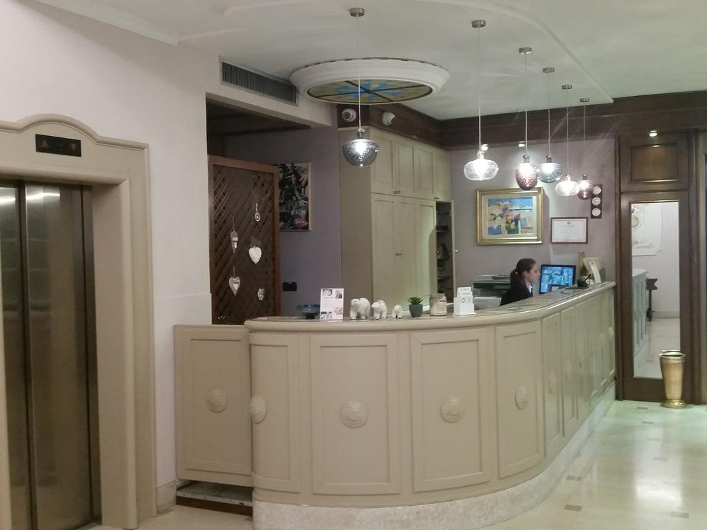 Hotel Palazzo Lovera Cuneo Buitenkant foto