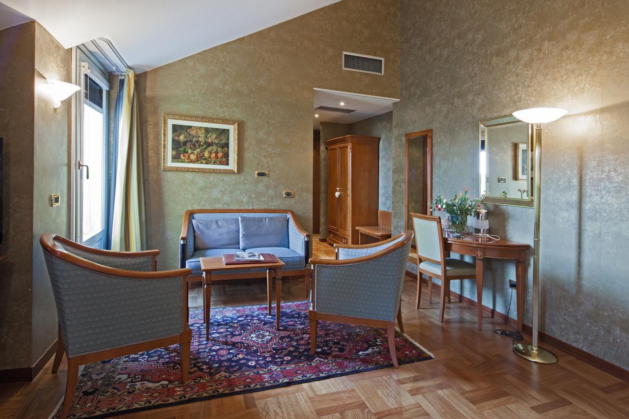 Hotel Palazzo Lovera Cuneo Buitenkant foto