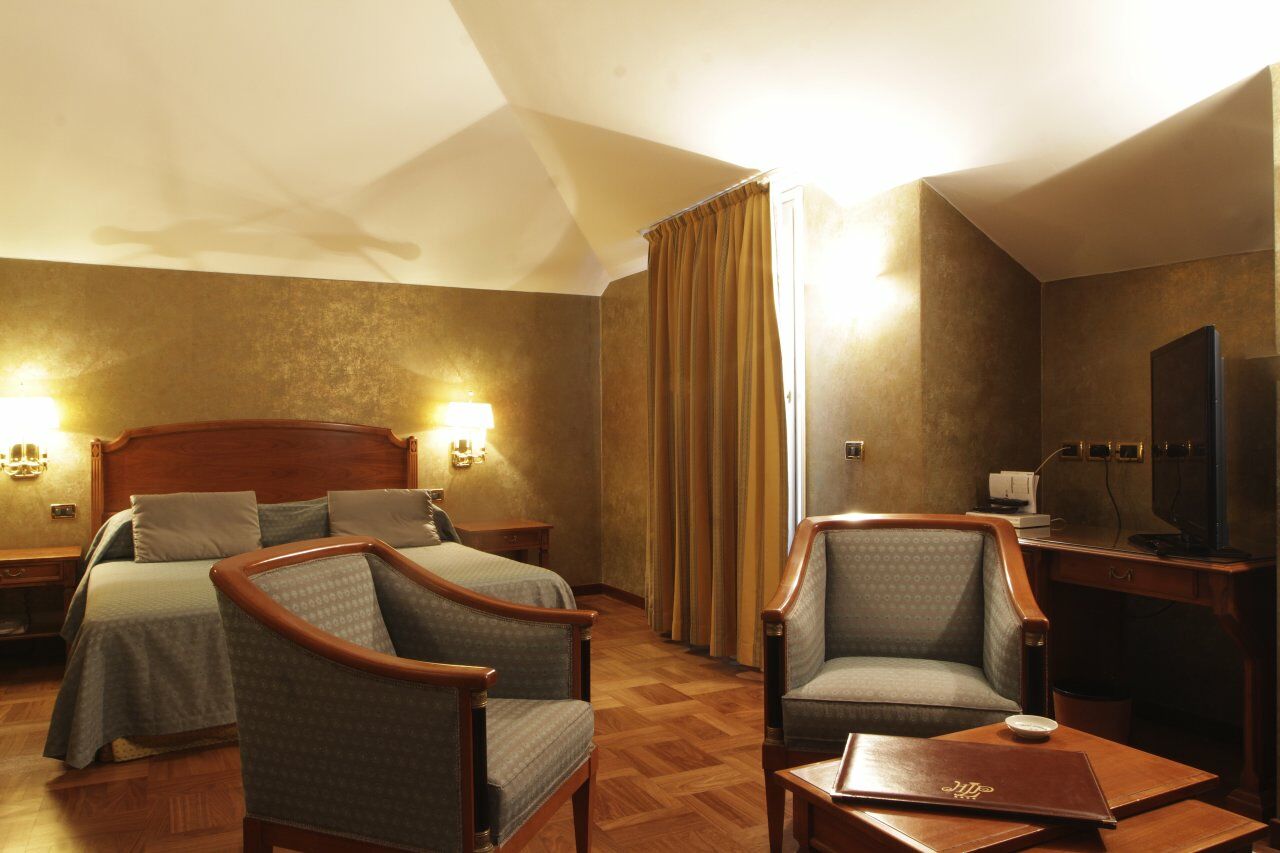 Hotel Palazzo Lovera Cuneo Buitenkant foto