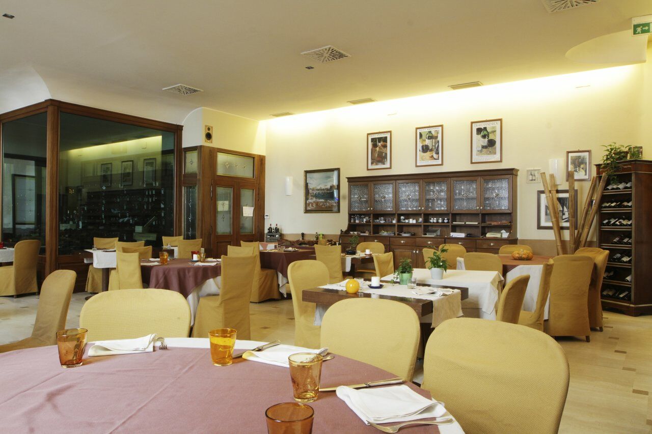 Hotel Palazzo Lovera Cuneo Buitenkant foto